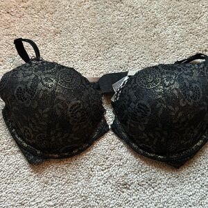 Black and gold Victoria’s Secret very sexy collection push-up bra 36C